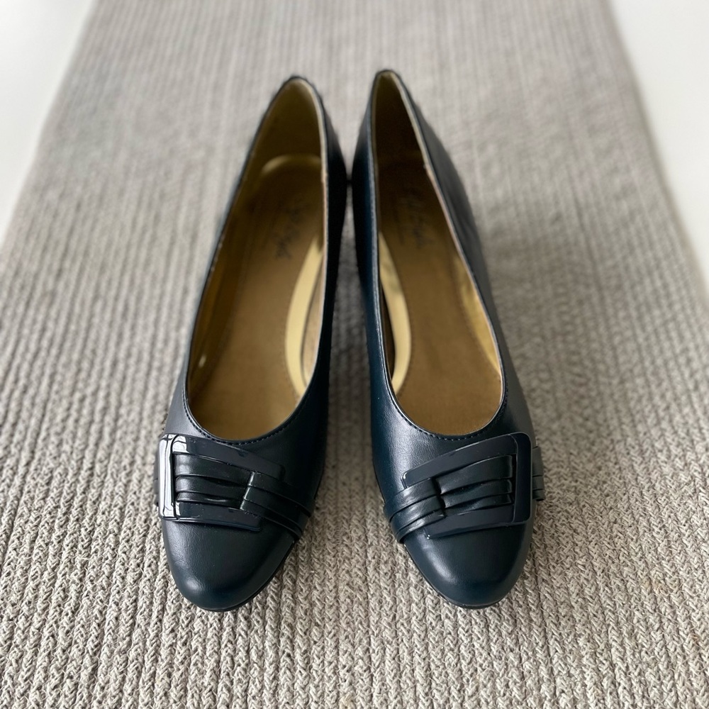 Vintage Soft Style Navy Blue Block Kitten Heel Pumps with Buckle Size 9N NWOT